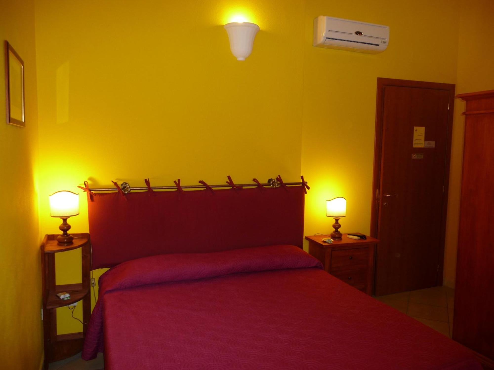 Aldebaran Centro Storico Villa กาญารี ภายนอก รูปภาพ